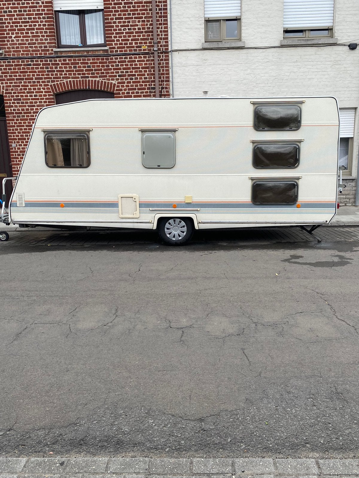 5-persoonscaravan, Stapelbed, Luifel, 750 - 1000 kg, Particulier