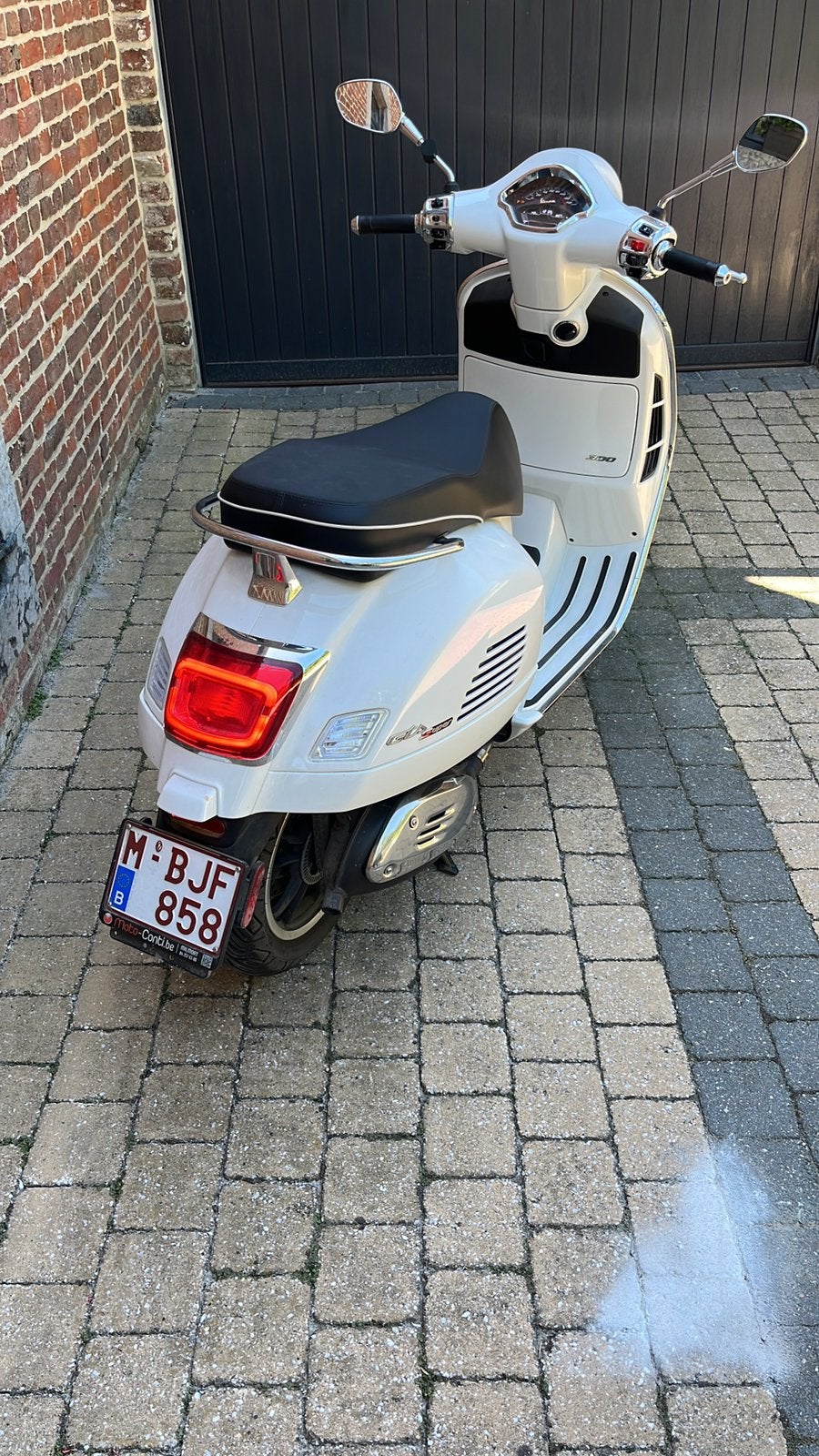 Vespa 300 GTS blanc, Fietsen en Brommers, Scooters | Vespa, Ophalen, 300 cc, Vespa S, Zo goed als nieuw