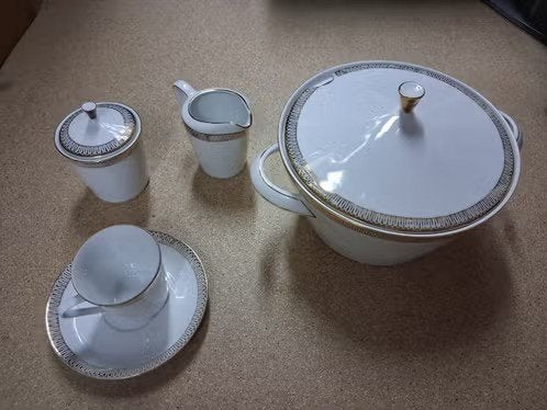 eet- en koffieservies BAVARIA Vintage, Antiek en Kunst, Ophalen