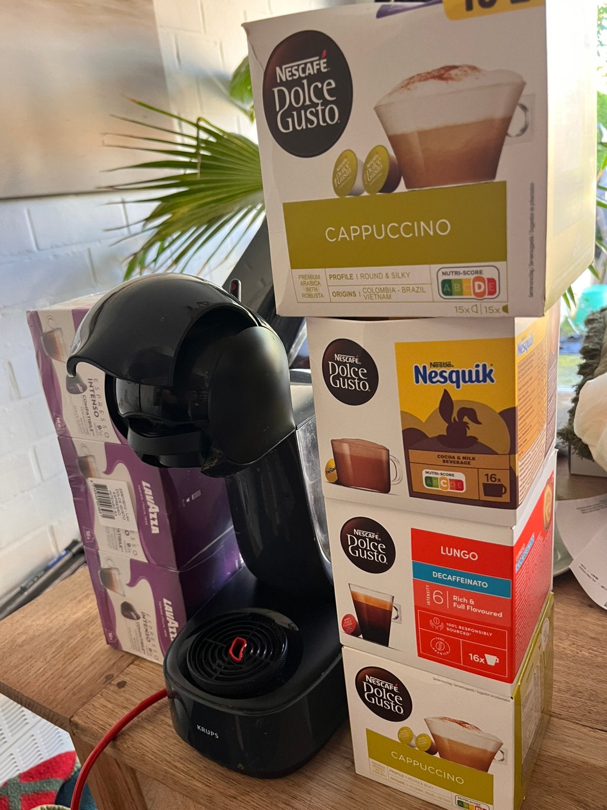 Dolce Gusto met koffie pads, Elektronische apparatuur, Ophalen, Gebruikt, Koffiemachine, Koffiepads en cups
