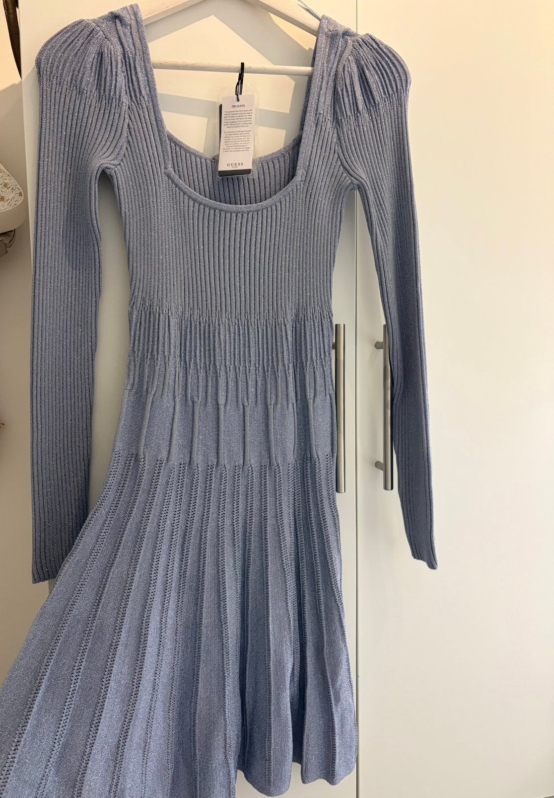 Knitted Guess jurk maat S, Kleding | Dames, Jurken, Ophalen, Nieuw, Maat 36 (S)