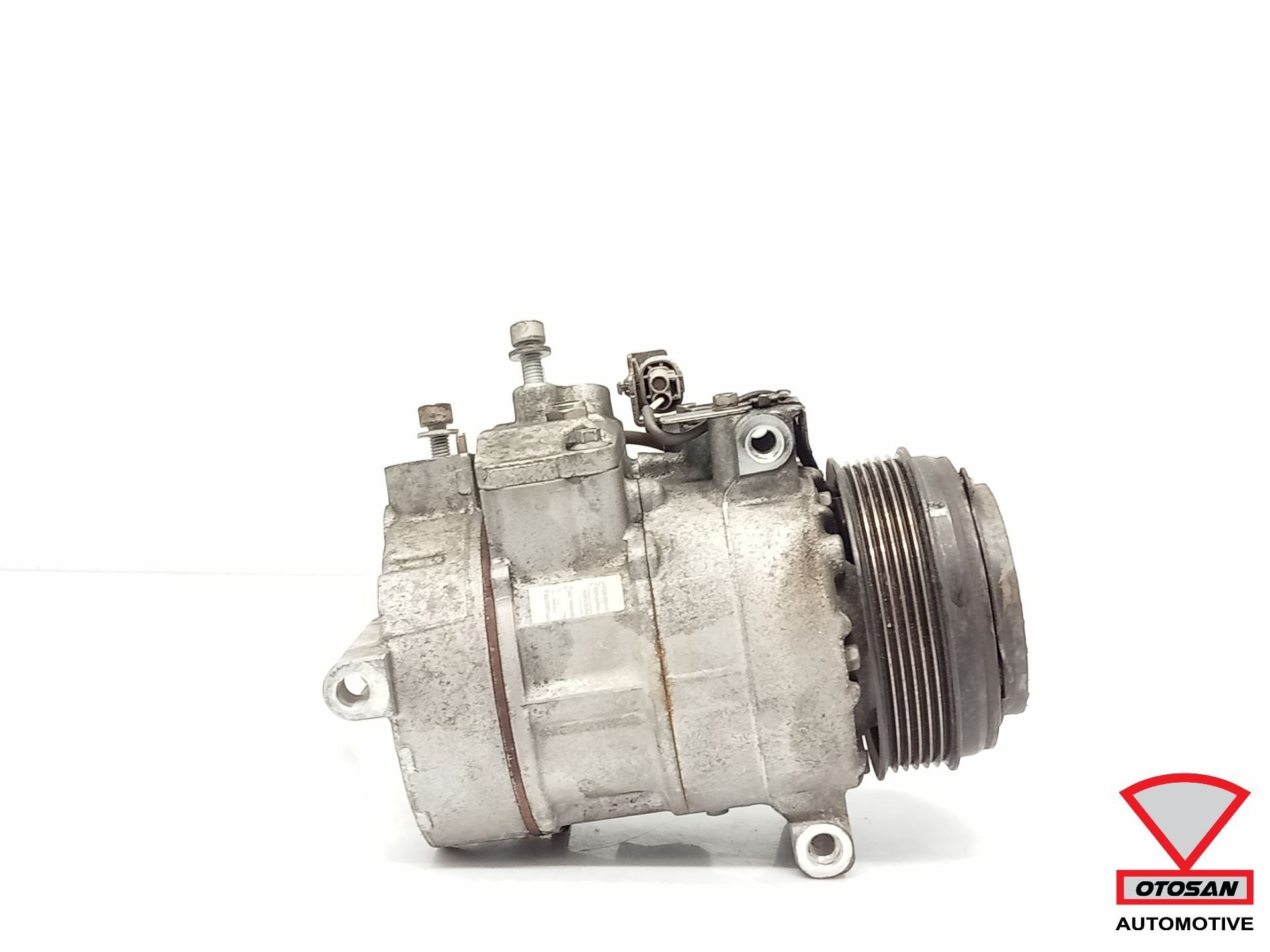 Mercedes Classe C W204 Pompe de climatisation A0008302600 44, Mercedes-Benz AG, Mercedes-Benz, Utilisé, Mercedesstrasse 120
70372  Stuttgart, DE