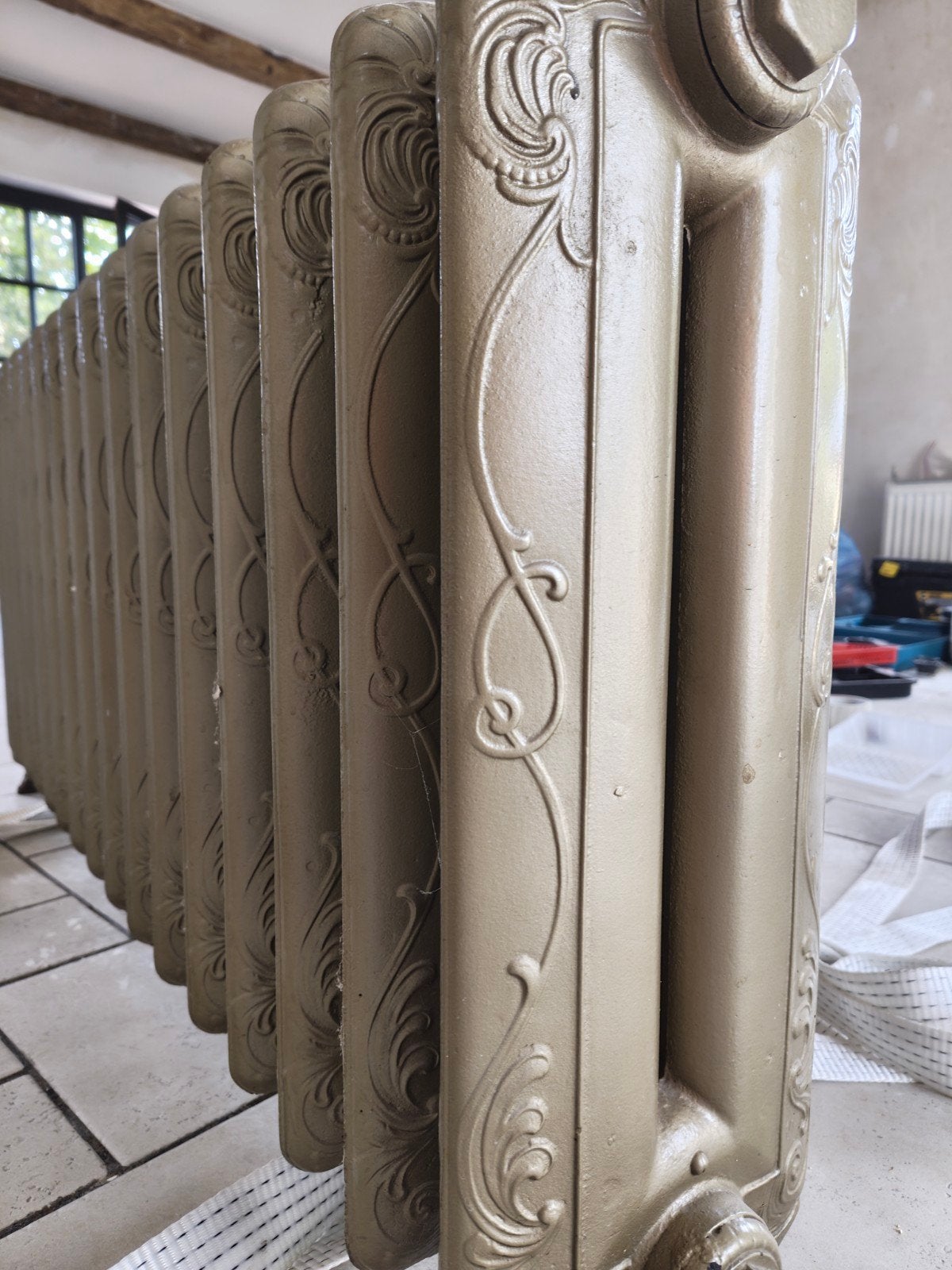 Fonte chauffage, goudkleurig, siergraveringen, 16 element., Doe-het-zelf en Bouw, Ophalen, Radiator