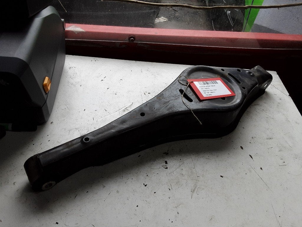 BRAS DE SUSPENSION ARRIÈRE DROIT Audi A3 Sportback (8PA), Mevr. I. Hauben, Audi, Utilisé, Rue de l'Espoir 34 34
4030  GRIVEGNÉE, BE