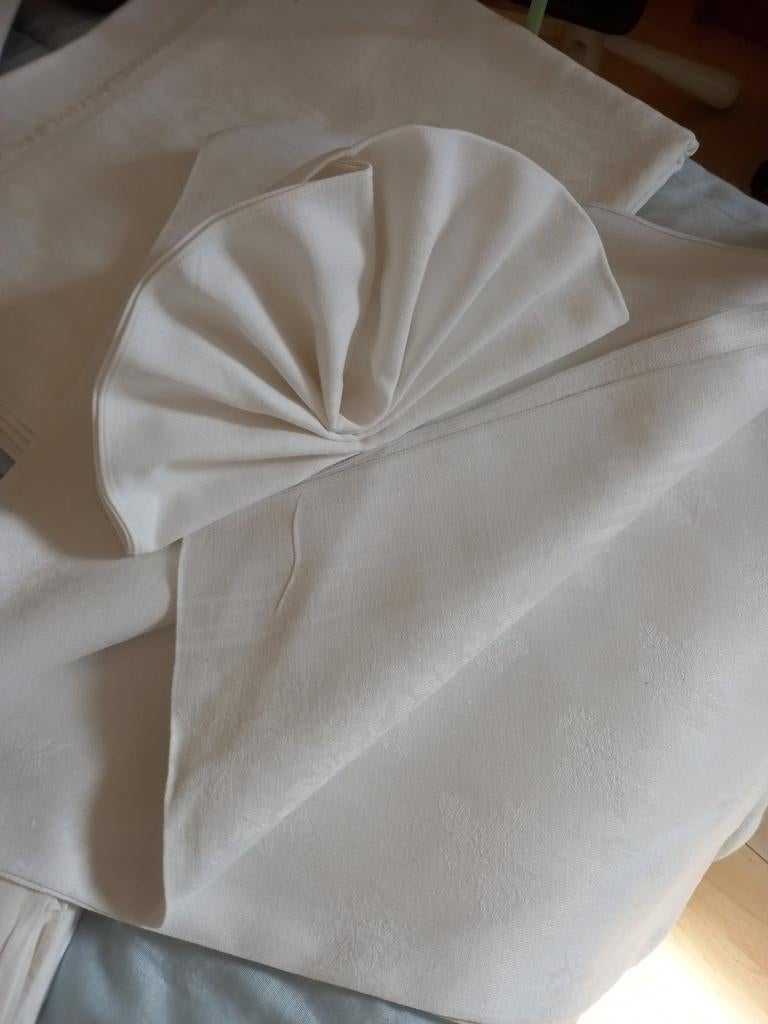 Nappes et serviettes blanches anciennes, Maison & Meubles, Nappes, Utilisé, Enlèvement ou Envoi