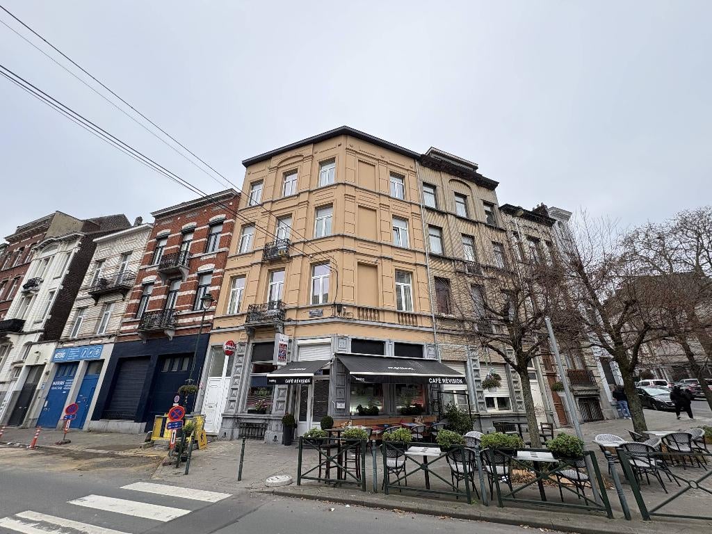 Immeuble de rapport, 4 unités, Bruxelles, Jusqu'à 200 m², Autres types, 8 pièces