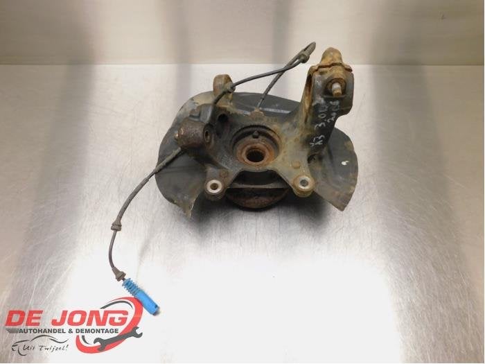 Joint avant droit d'un BMW X3, -, 3 mois de garantie, Utilisé, -