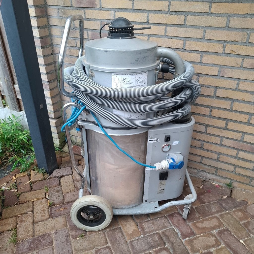 Bona stofzuiger, Ophalen