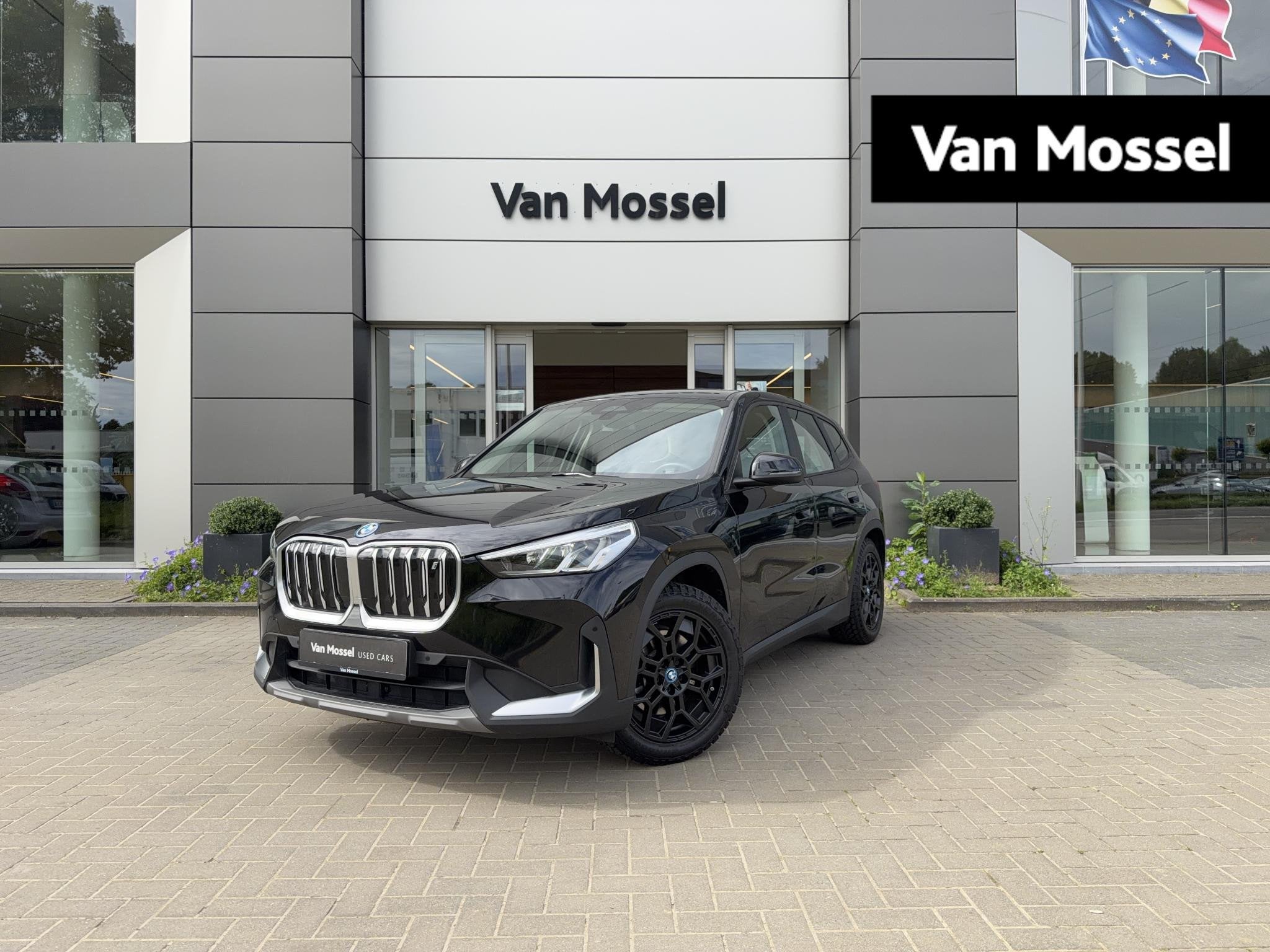 BMW iX1 xDrive30 230kW CAMERA | APPS | LED | NAVI, Auto's, BMW, Automaat, Gebruikt, Zwart, 313 pk