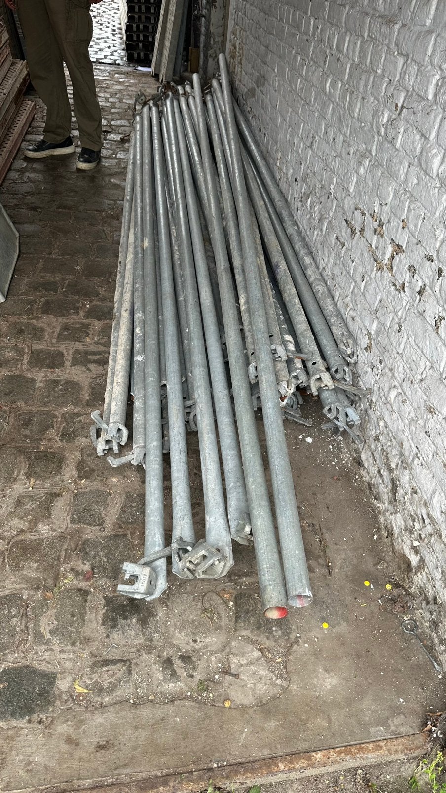 Tubes d'échafaudage en acier galvanisé (poutres/entretoises), Bricolage & Construction, Enlèvement, Comme neuf, Échafaudage de façade