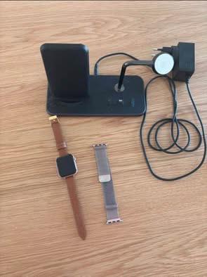 Apple smartwatch + oplaadstation, Ophalen, Zo goed als nieuw