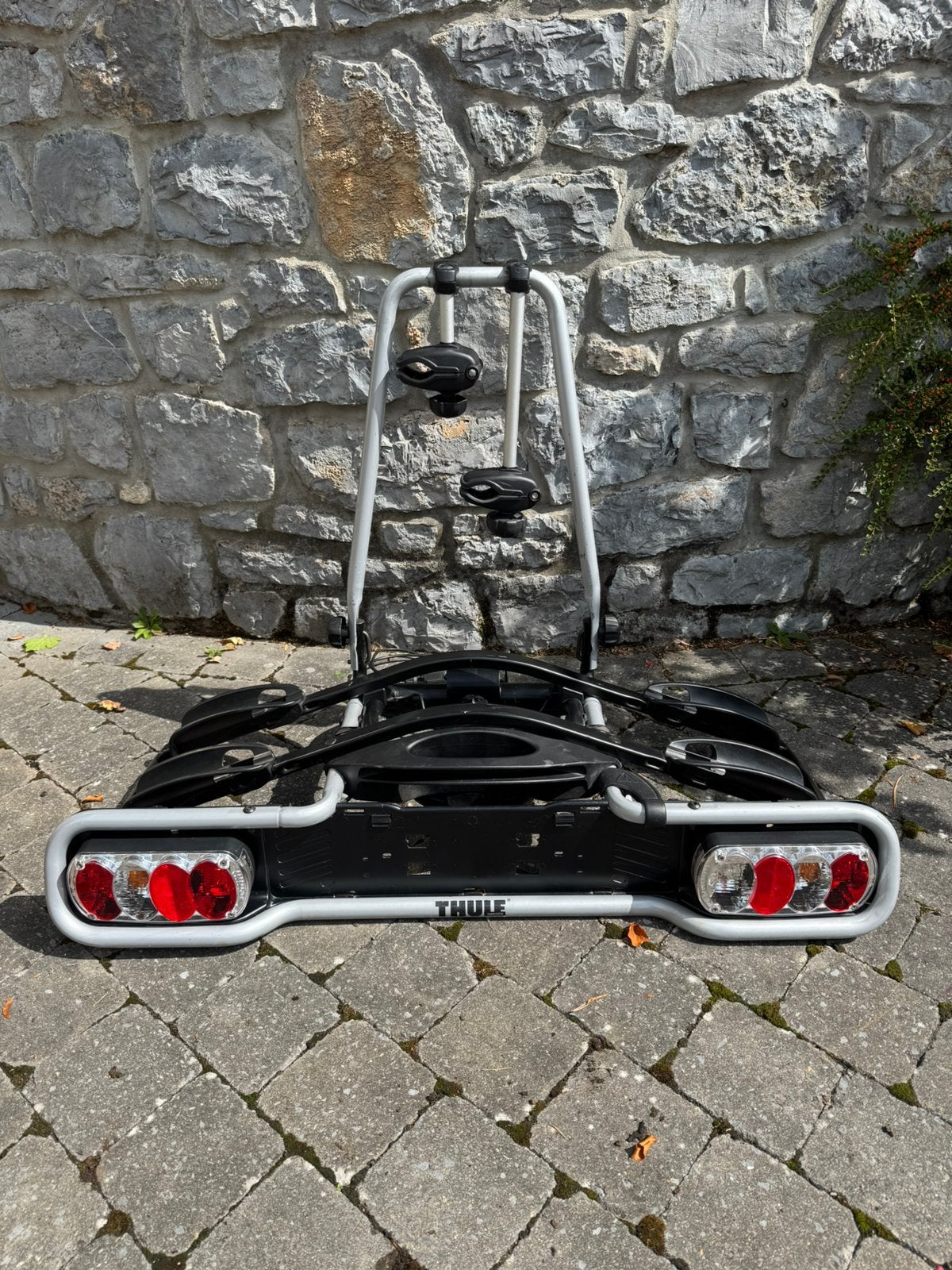 THULE kantelbaar en afsluitbaar fietsenrek, Ophalen, 2 fietsen, Zo goed als nieuw
