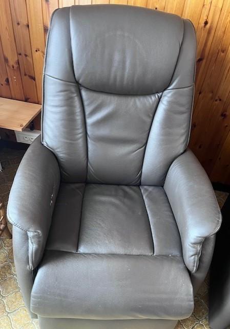 Bruine leren elektrische fauteuil, Ophalen, Gebruikt, Leer