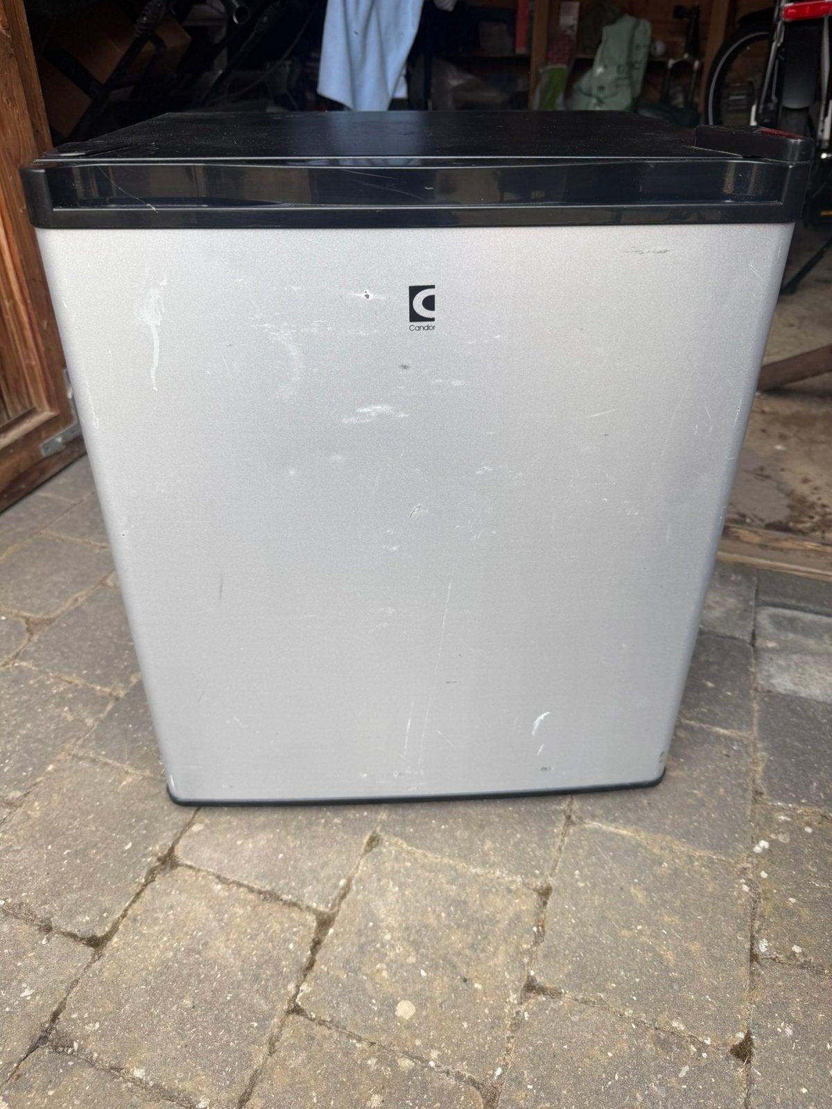 Mini koelkast 38L in goede staat, Elektronische apparatuur, Koelkasten en IJskasten, Zo goed als nieuw, Zonder vriesvak, Minder dan 75 liter