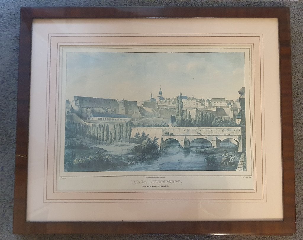 Cadre noyer Vue de Luxembourg 1814 (3), Maison & Meubles, Enlèvement ou Envoi, 54 cm, Tableau, Comme neuf