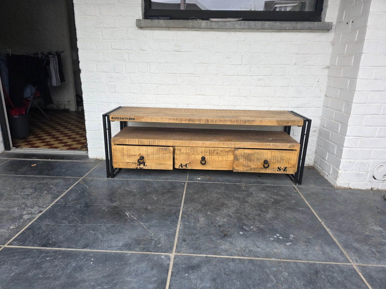 Mango hout lange kast/ Tv kast, Ophalen