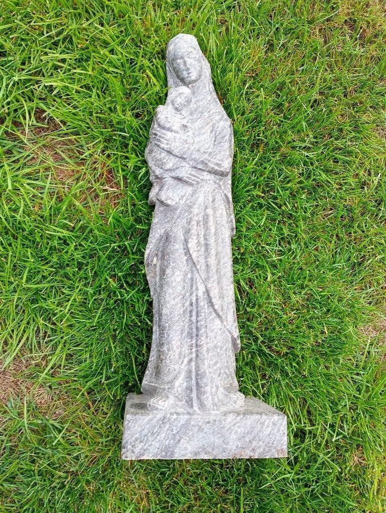 Madonna Maria en granit avec enfant, Collections, Enlèvement, Comme neuf, Image, Christianisme | Catholique