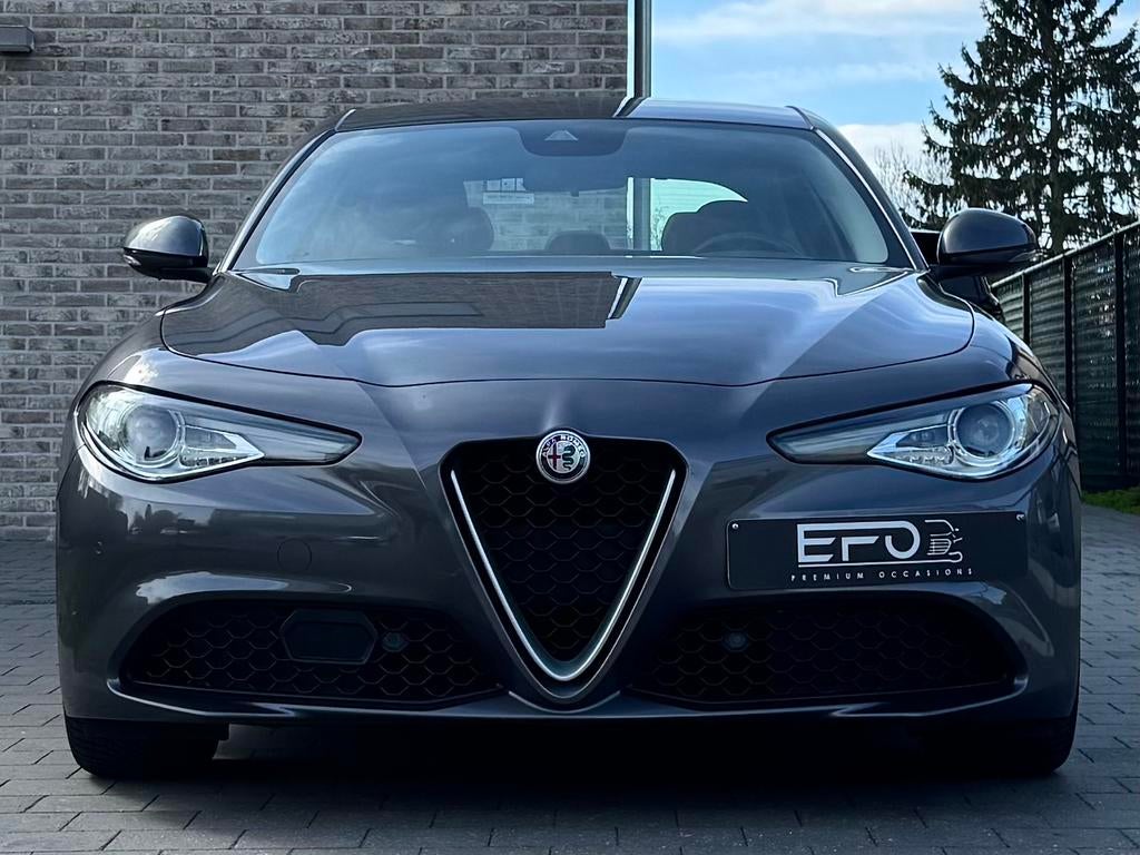 Alfa Romeo Giulia 2017 photo 2