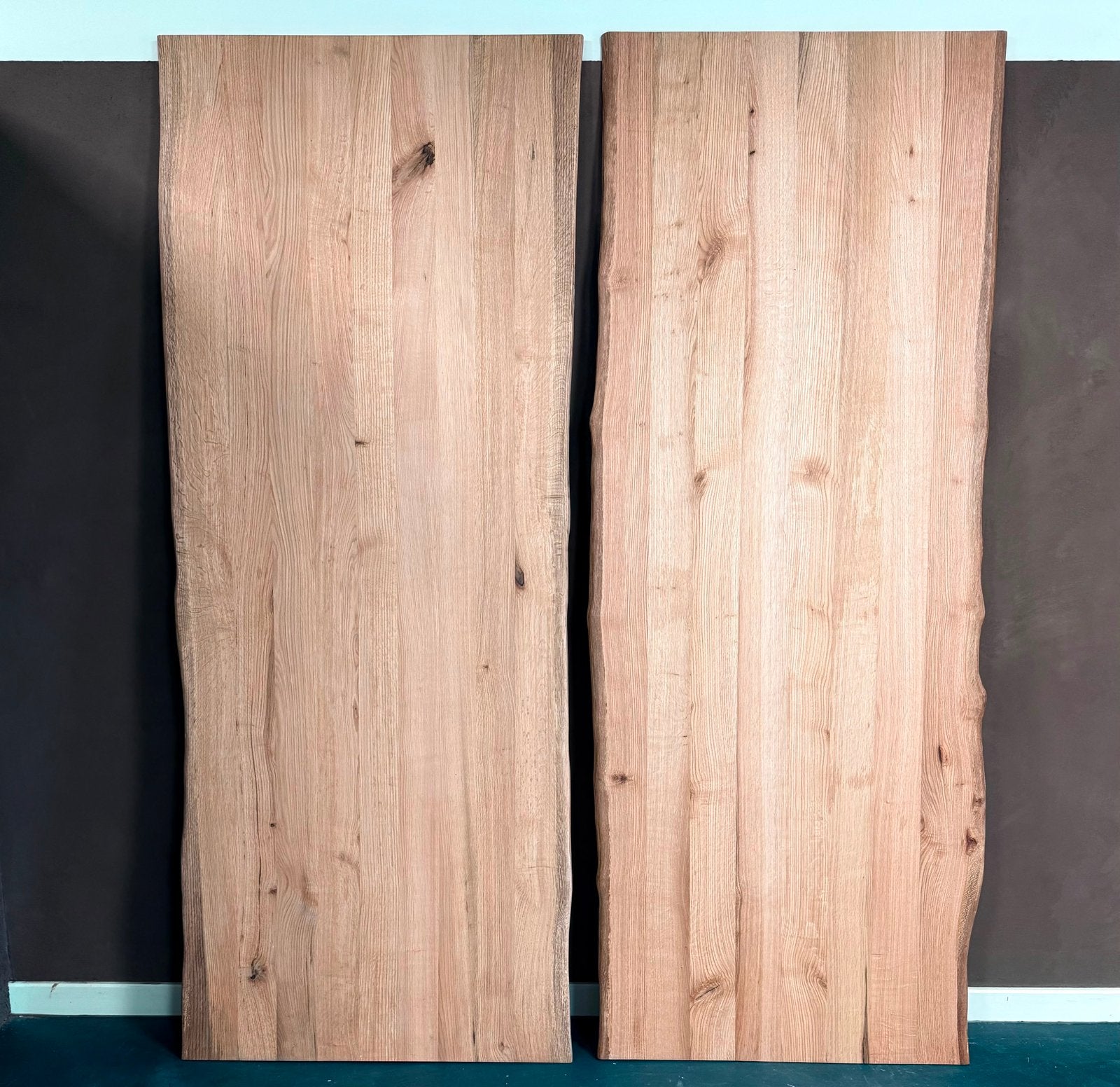 2 x massief eiken tafelbladen - live edge, Antiek en Kunst, Ophalen