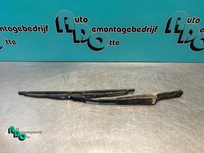 Bras essuie-glace arrière d'un Toyota Funcruiser (Funcruise, Autos : Pièces & Accessoires, Vitres & Accessoires, Toyota, Utilisé