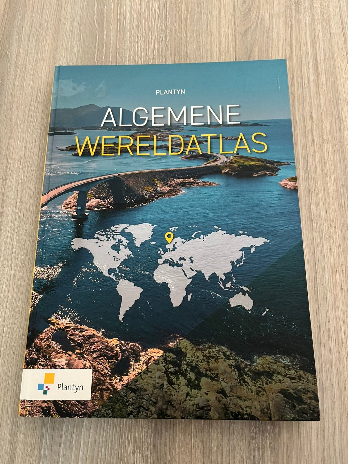 Algemene wereldatlas Plantyn 2022, Ophalen, Zo goed als nieuw, Overige atlassen