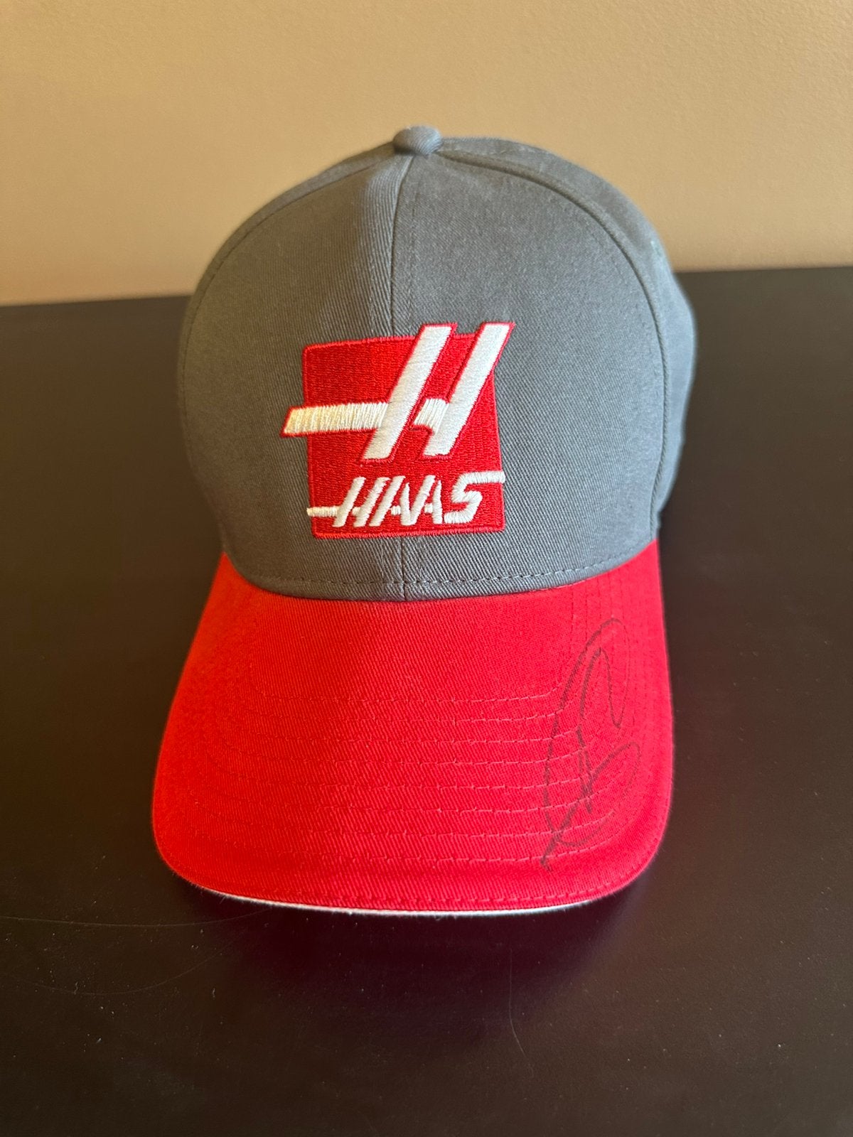Casquette signée par Romain Grosjean, Enlèvement, Comme neuf