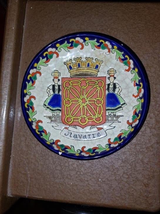 Emaux de Longwy blason de la Navarre, Enlèvement