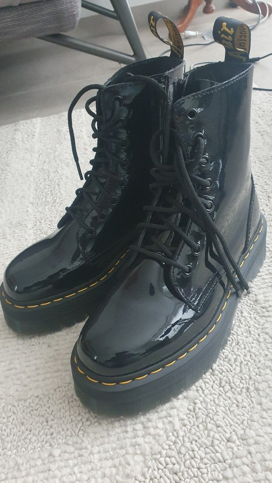 Dr martens JADON, Enlèvement