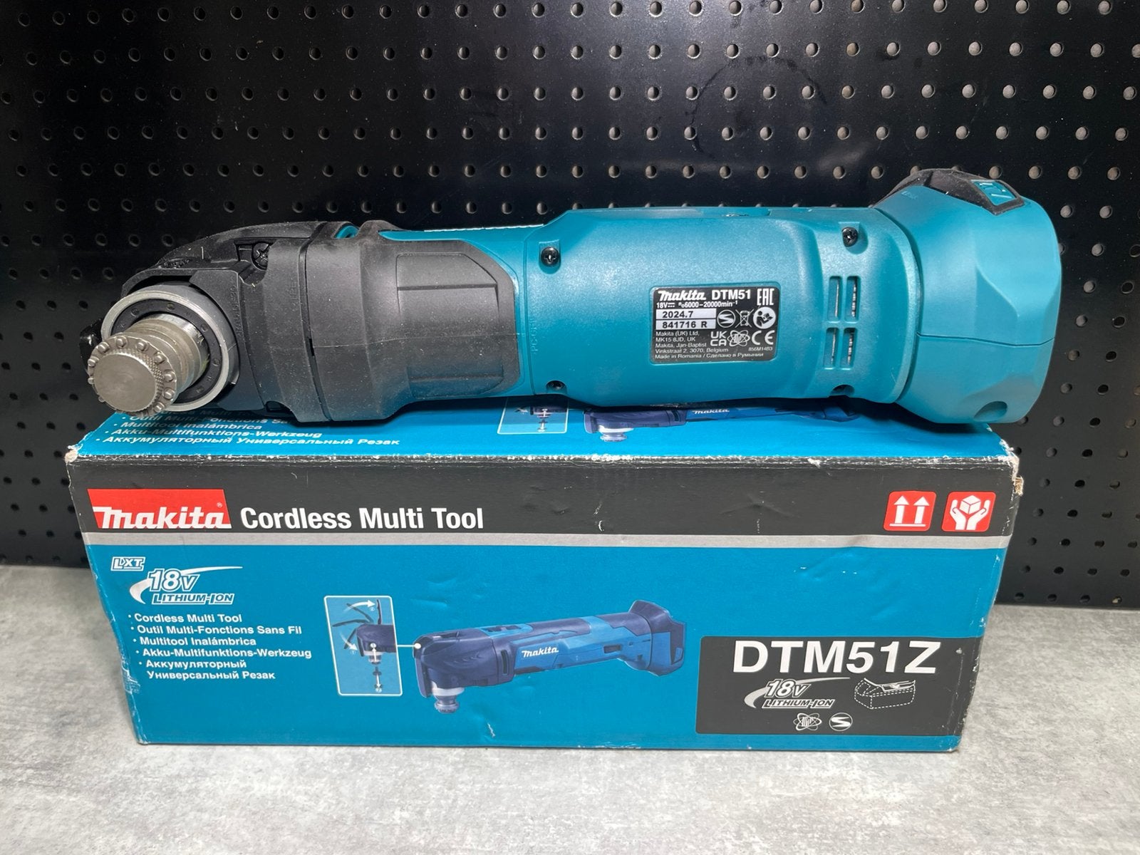 TE KOOP!!! Makita multitool. SPLINTERNIEUW!!, Bricolage & Construction, Outillage | Outillage à main, Enlèvement ou Envoi, Comme neuf