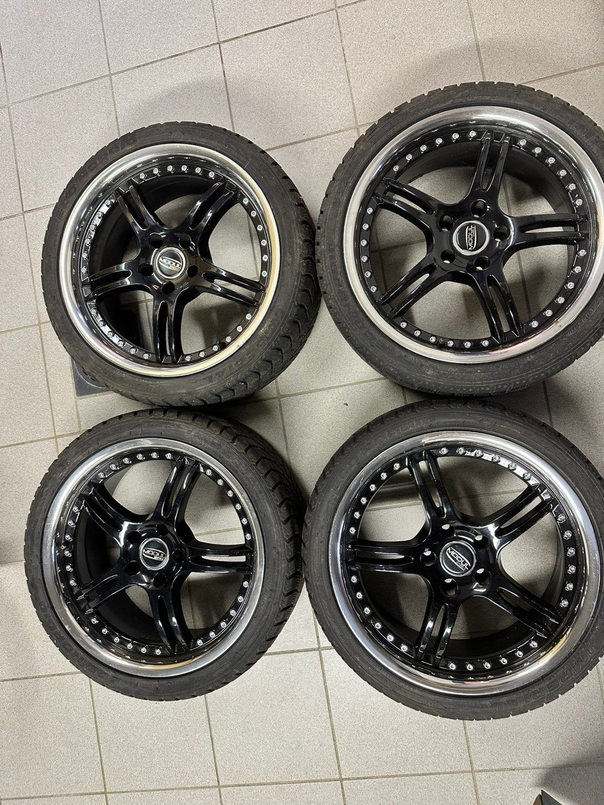 Jantes 18 pouces Modul Wheels TB12 + Pneus Hiver 225/40 R18, Enlèvement, Comme neuf