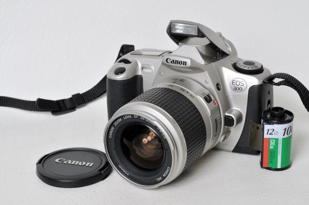 Canon EOS 300 + Zoom Canon 28-90 mm 4-5,6  Argentique, Enlèvement ou Envoi, Comme neuf, Reflex miroir, Canon
