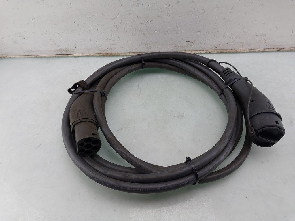 CABLE DE CHARGE A6 (C8) (|4N0971675|4N0971675J|4N0971675E|), Autos : Pièces & Accessoires, Auto-Union-Straße  1,
85057  Ingolstadt, DE