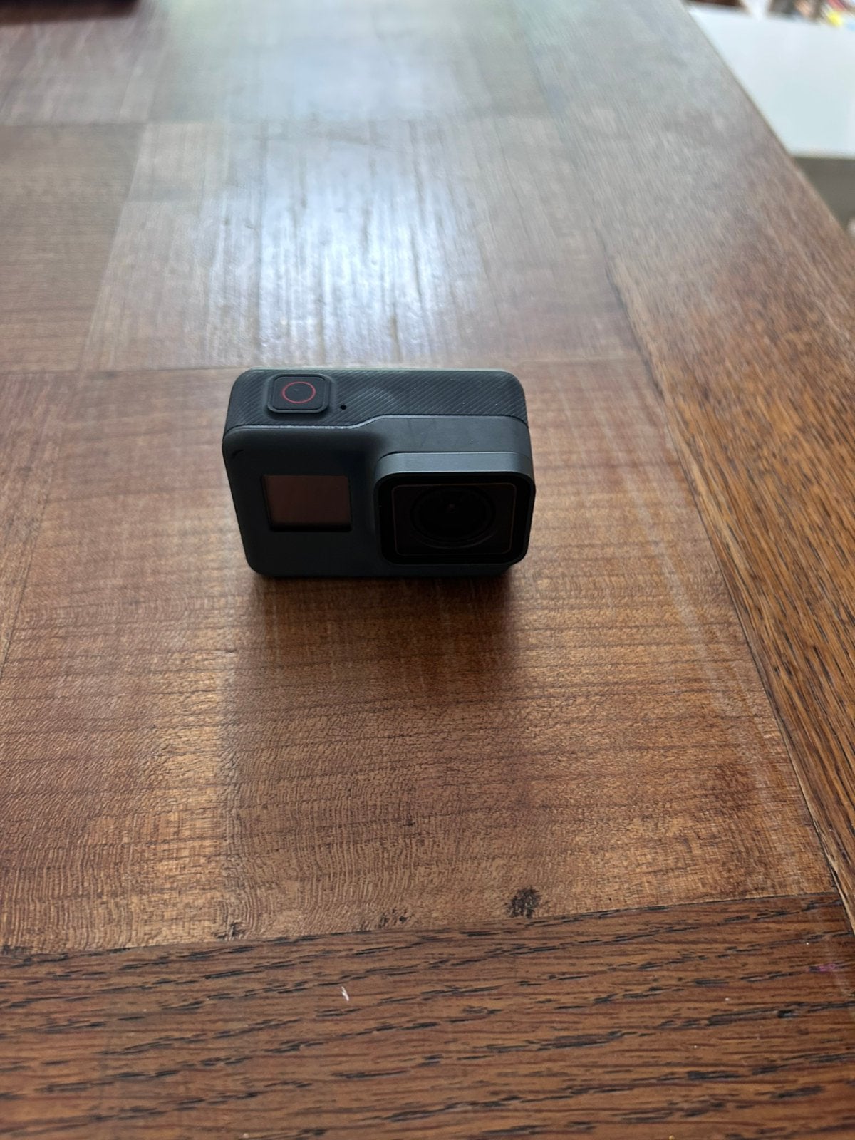 GoPro Hero 5 + FeiyuTech G5 gimbal, TV, Hi-fi & Vidéo, Enlèvement ou Envoi, Comme neuf, GoPro