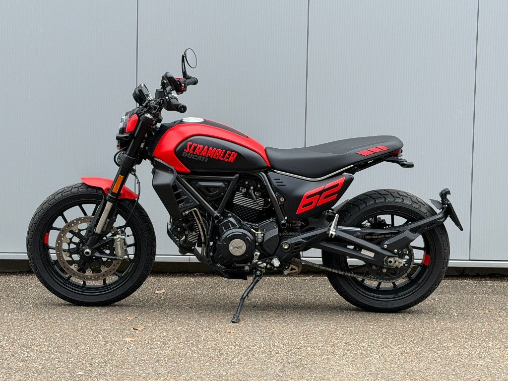 Ducati Scrambler 800 Full Throttle / Termignoni / 3900km, Permis Moto A, Entreprise, Plus de 35 kW, 2 cylindres