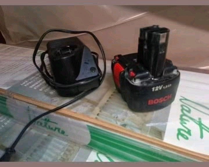 chargeur de batterie Bosch, Enlèvement ou Envoi