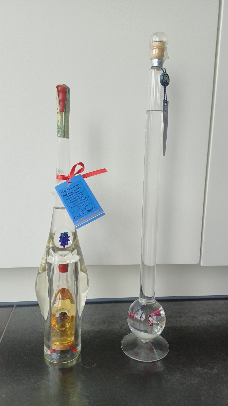 2 handgebiazen flessen grappa, Verzamelen, Ophalen of Verzenden, Zo goed als nieuw, Italië, Vol