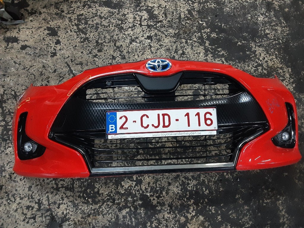 PARE-CHOCS AVANT Toyota Yaris IV (P21 / PA1 / PH1), Pare-chocs, Mevr. I. Hauben, Toyota, Utilisé