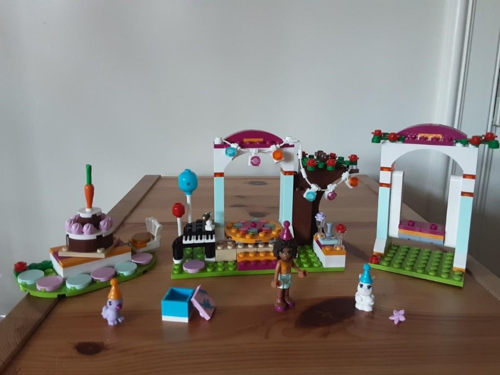 Lego Friends verjaardagsfeestje Andrea, Kinderen en Baby's, Speelgoed | Duplo en Lego, Lego, Friends, Ophalen of Verzenden, Zo goed als nieuw