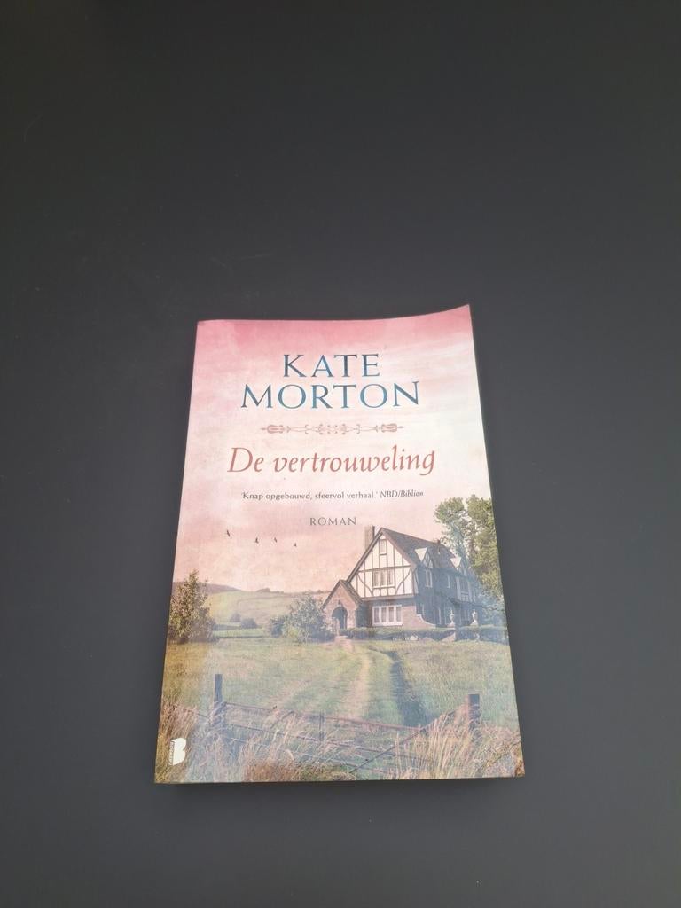 Kate Morton - De vertrouweling, Boeken, Ophalen of Verzenden, Zo goed als nieuw, Kate Morton