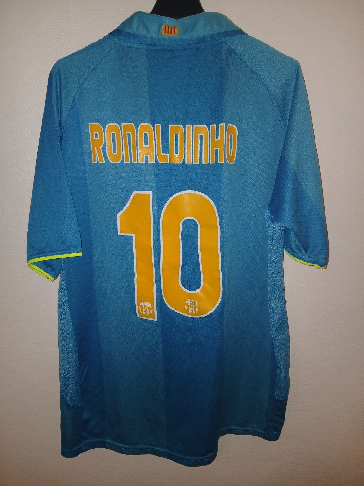maillot Ronaldinho Fc barcelone / M, Sports & Fitness, Enlèvement ou Envoi, Maillot