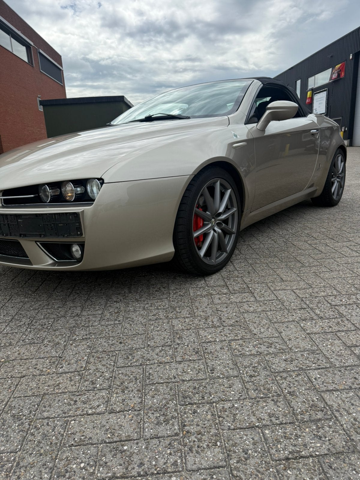 Alfa Romeo Spider 2.2 JTS Cabrio En parfait état !, Autos, Cuir, Achat, Entreprise, Boîte manuelle