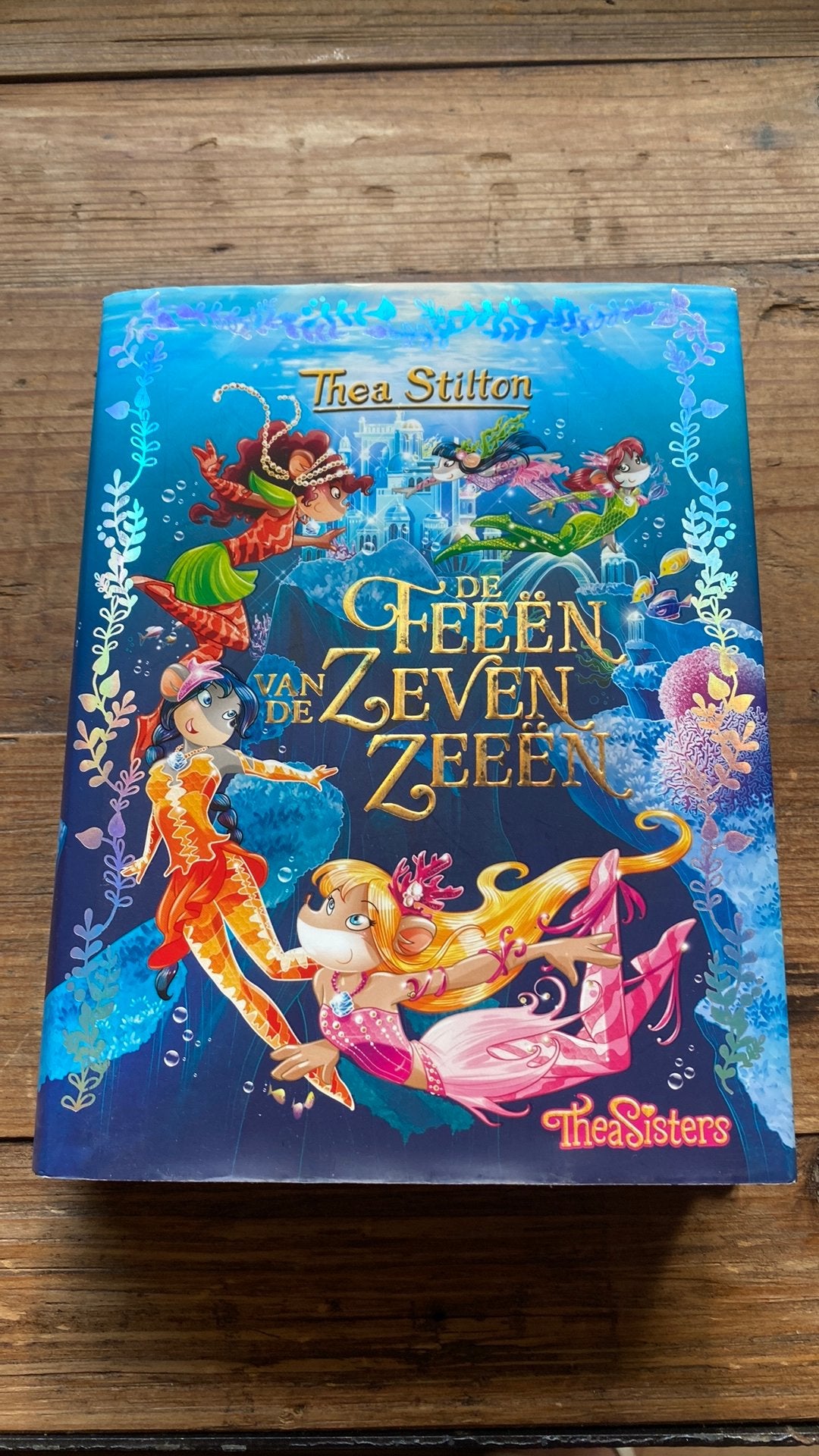 Thea Stilton - De feeën van de Zeven Zeeën, Enlèvement ou Envoi, Thea Stilton