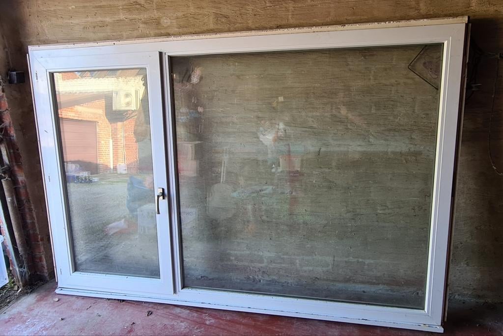 Pvc raam dubbel glas 147 x 224, Ophalen