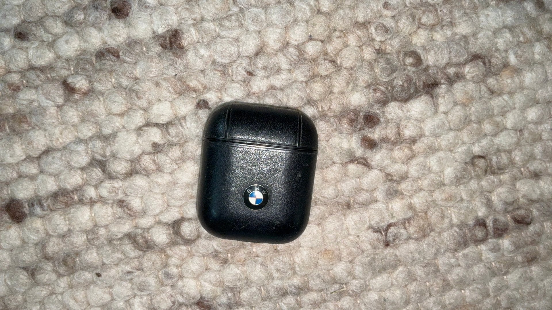 Airpods 1re génération avec étui BMW, Bluetooth, Utilisé, Blanc, Intra-auriculaires (Earbuds)