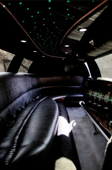 LINCOLN TOWN CAR LIMOUSINE – 2003 – ZWART – PERFECTE STAAT, Auto's, Achterwielaandrijving, Town Car, Zwart, Leder