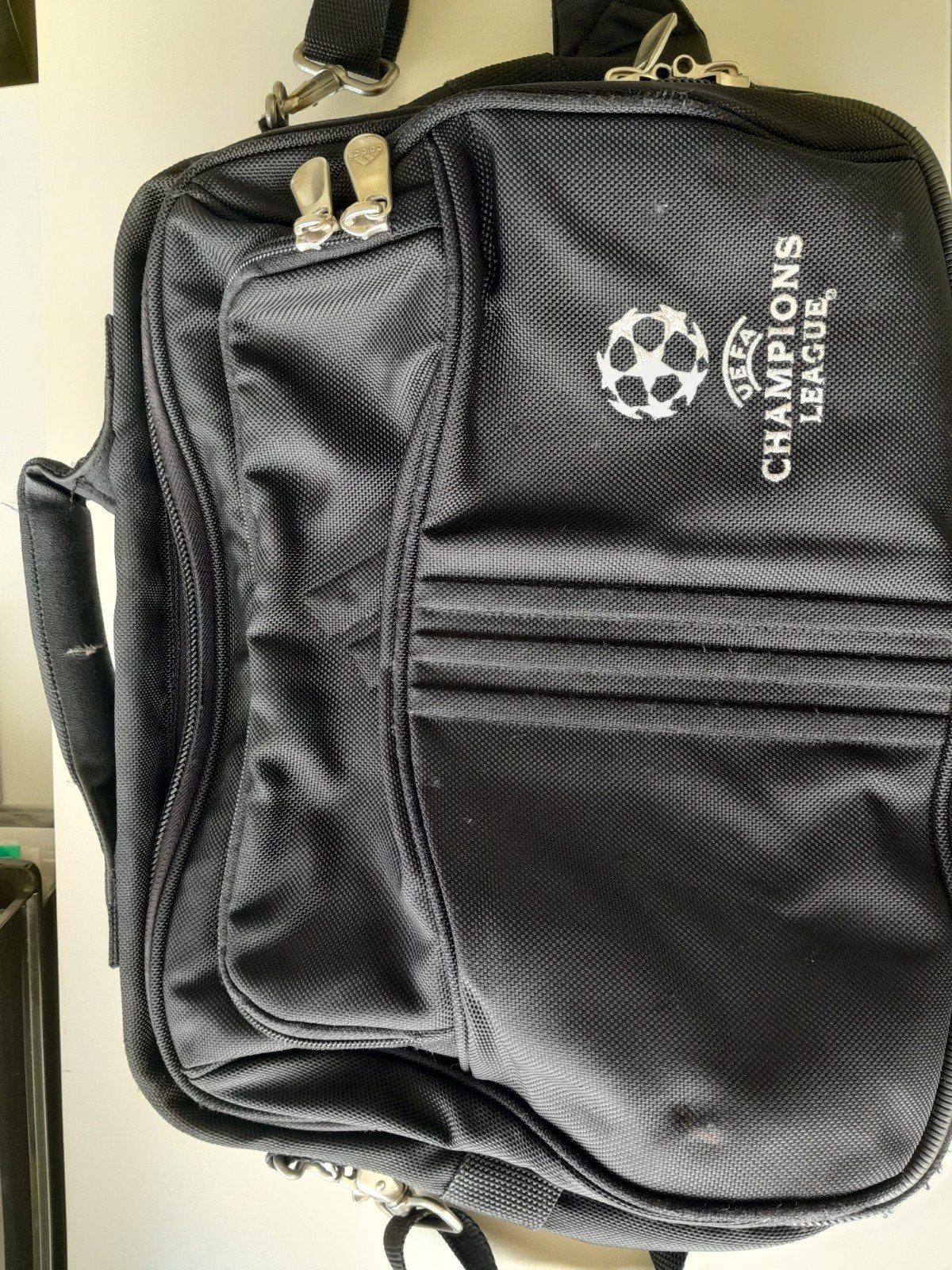 Laptoptas Champions League, Computers en Software, Laptoptassen, Ophalen, Gebruikt, Handvat, Schoudertas