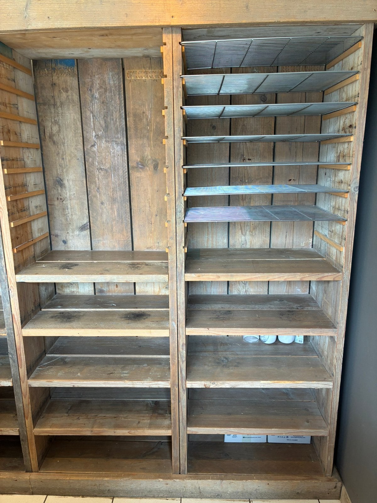 Steigerhouten kast, Ophalen, Gebruikt