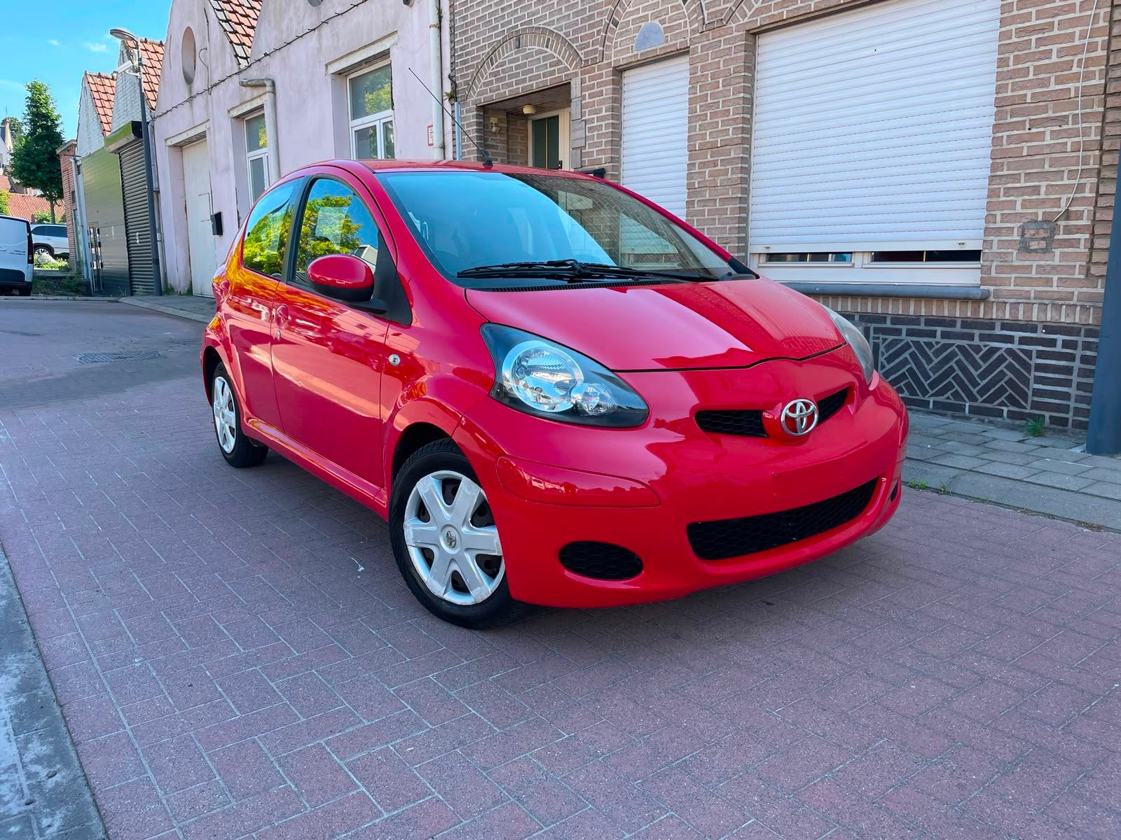 Toyota Aygo/essence/Automatique/2011/92000.km /Garantie, Autos, Toyota, Rouge, Euro 5, Achat, 998 cm³
