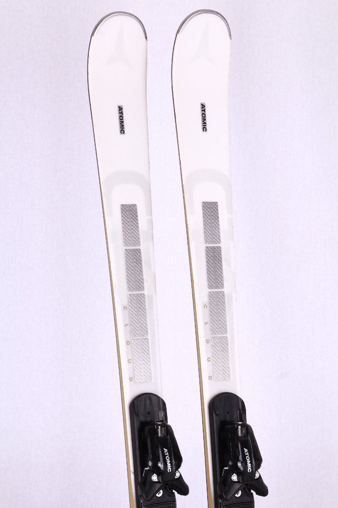Skis 147;161;168 cm pour femmes ATOMIC CLOUD C14 2023,blancs, Carving, Skis, 140 à 160 cm, Utilisé