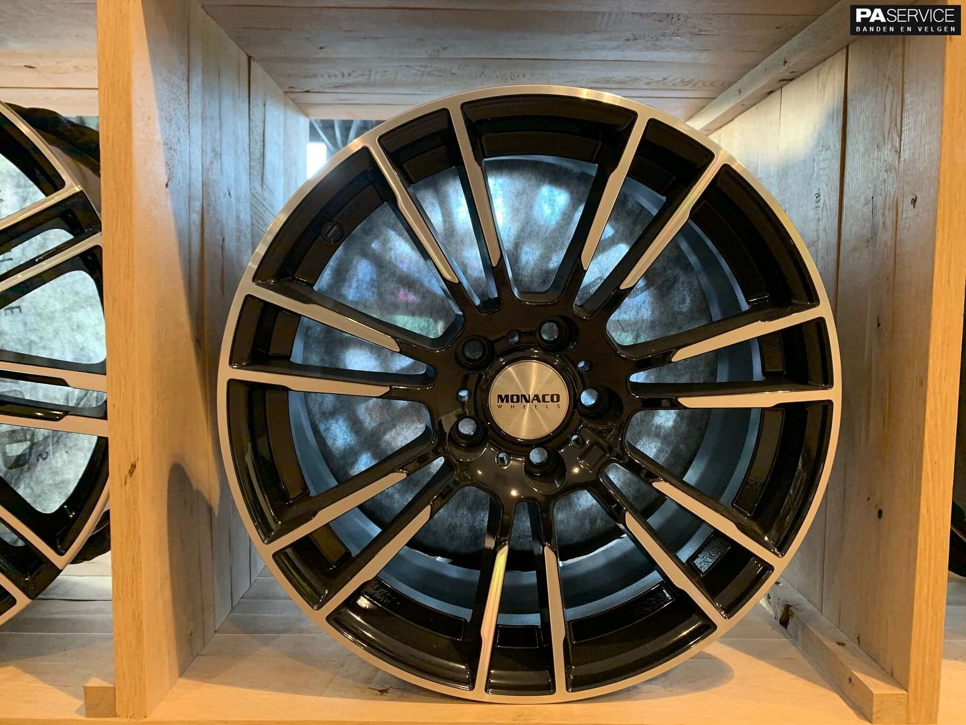 Nieuw 19 inch Monaco MC8 BMW 5 G30 Zomerset incl Vredestein, Auto-onderdelen, Banden en Velgen, 19 inch, 245 mm, -, -